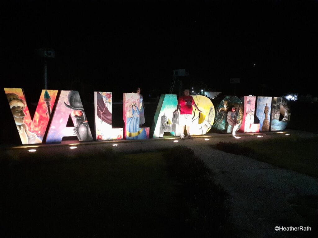 Valladolid sign at night