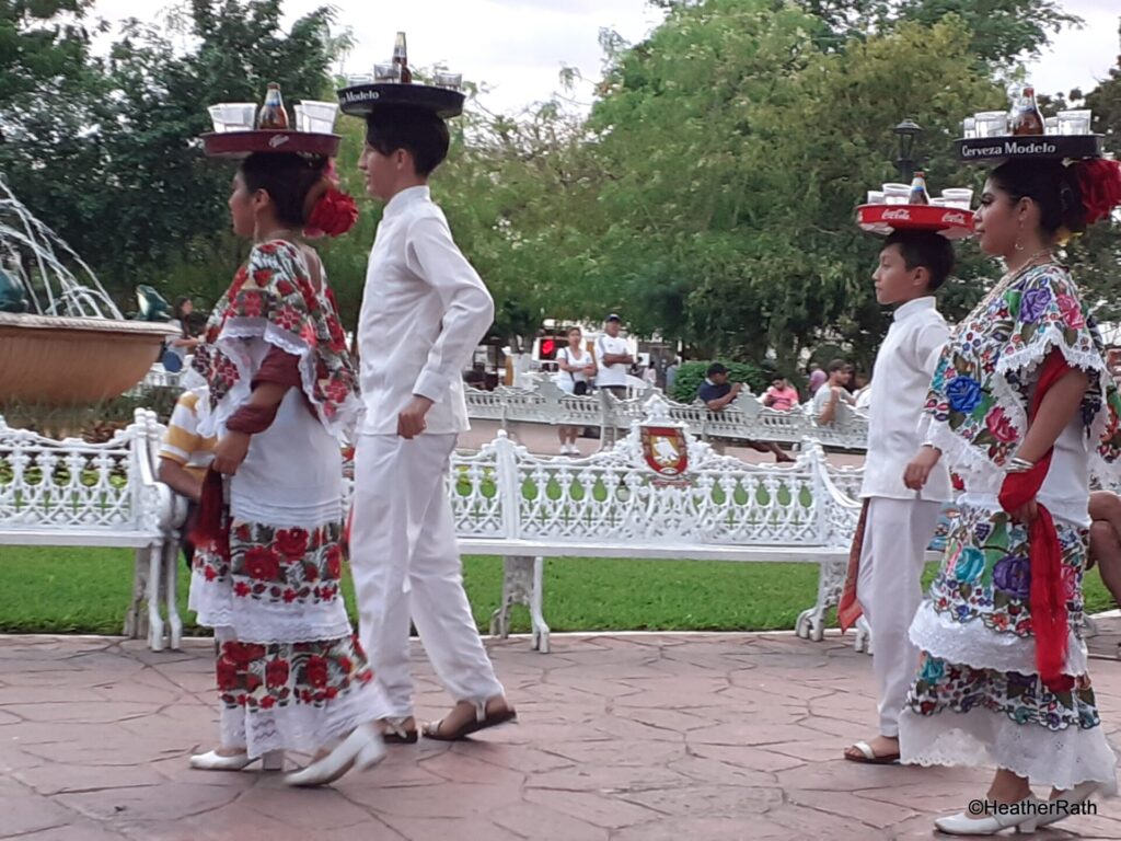 pic of Yucatecan dancers