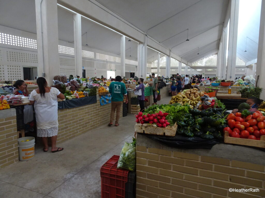 pic of inside mercado