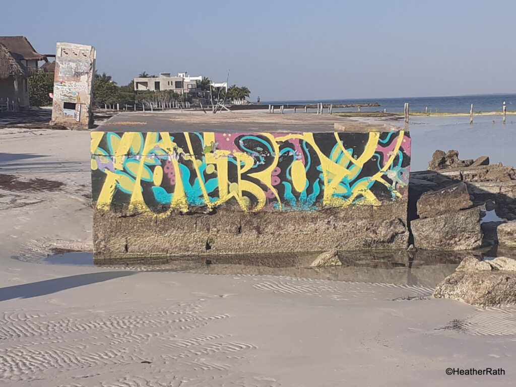 image of Artistic sign of Holbox