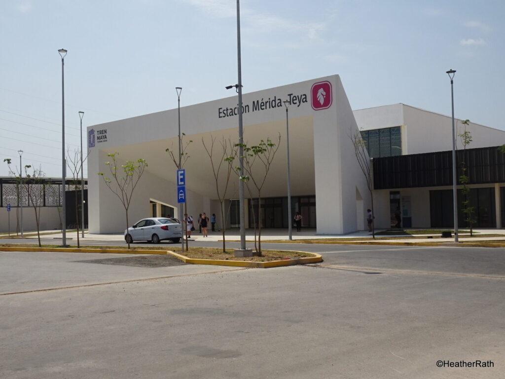 outside view of the Merida-Teya train station