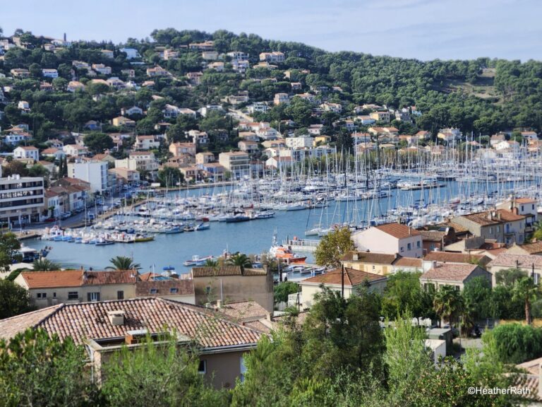 the harbour at Saint-Mandrier seen on your day trips from Toulon France