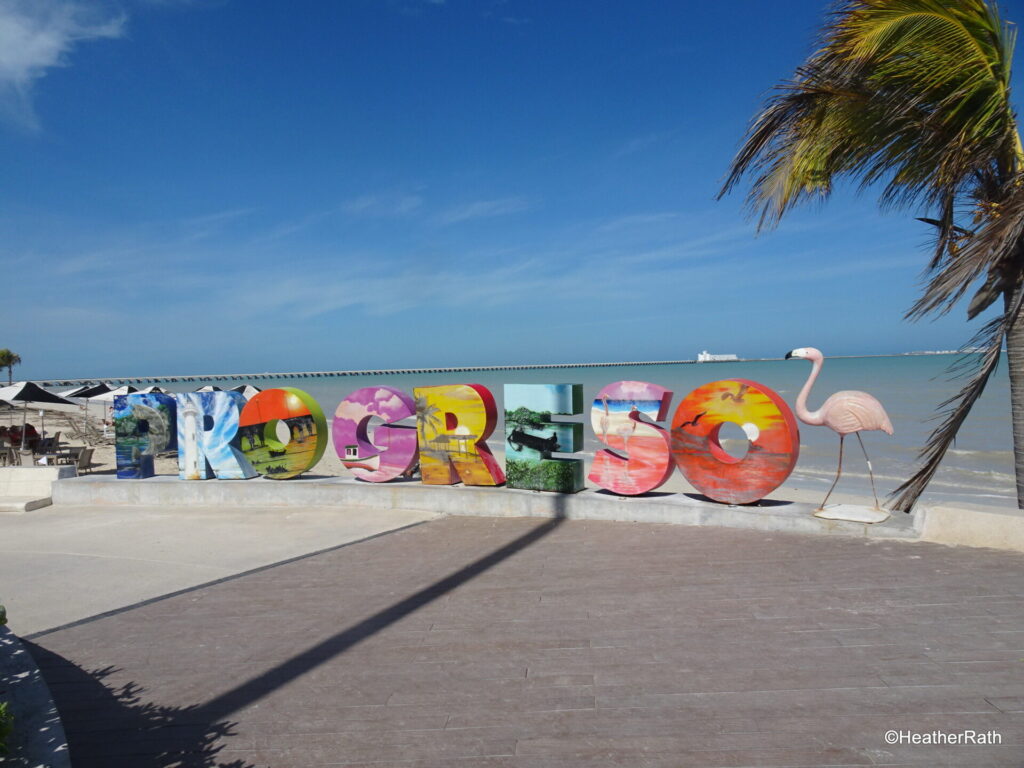 photo of Progreso sign at the end of the Malecon