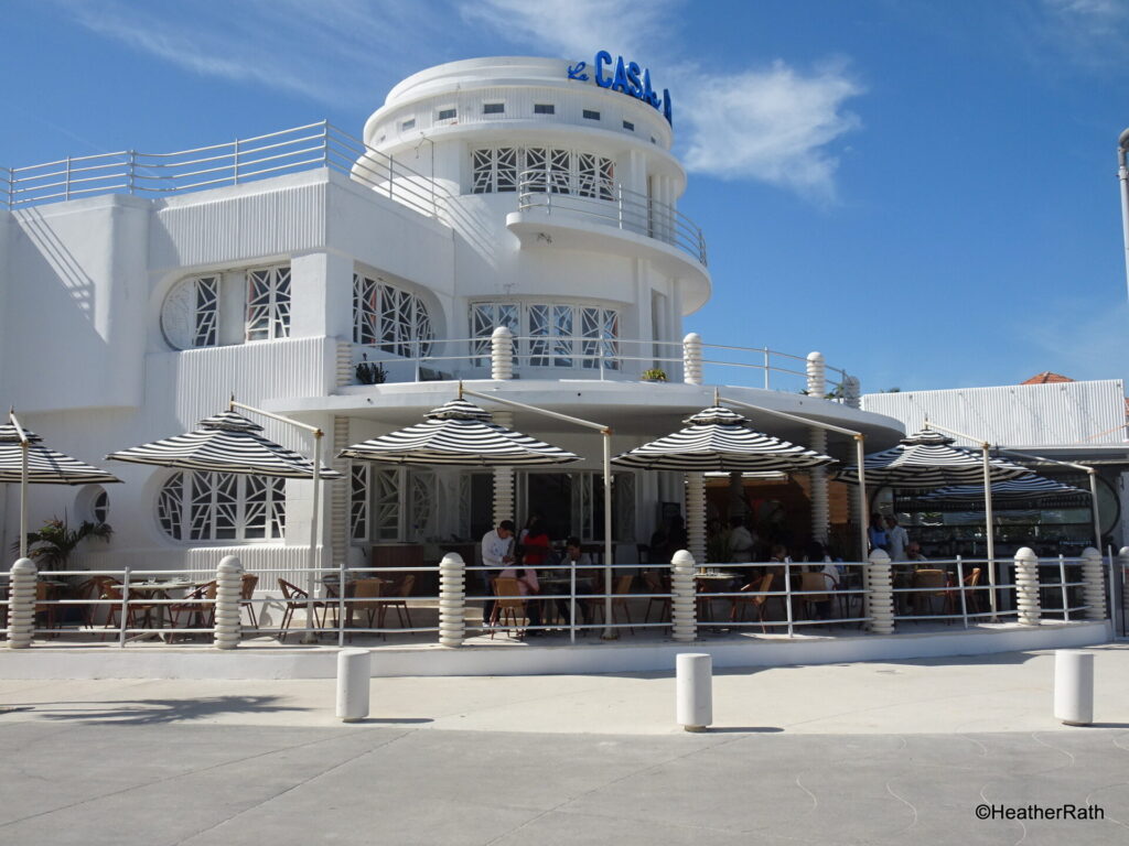 Restaurante Casa del Pastel at the eastern end the Malecon